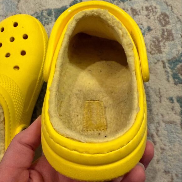 Crocs Fleece-Lined Yellow Crocs women’s size 9 / men’s size 7 - Picture 7 of 10